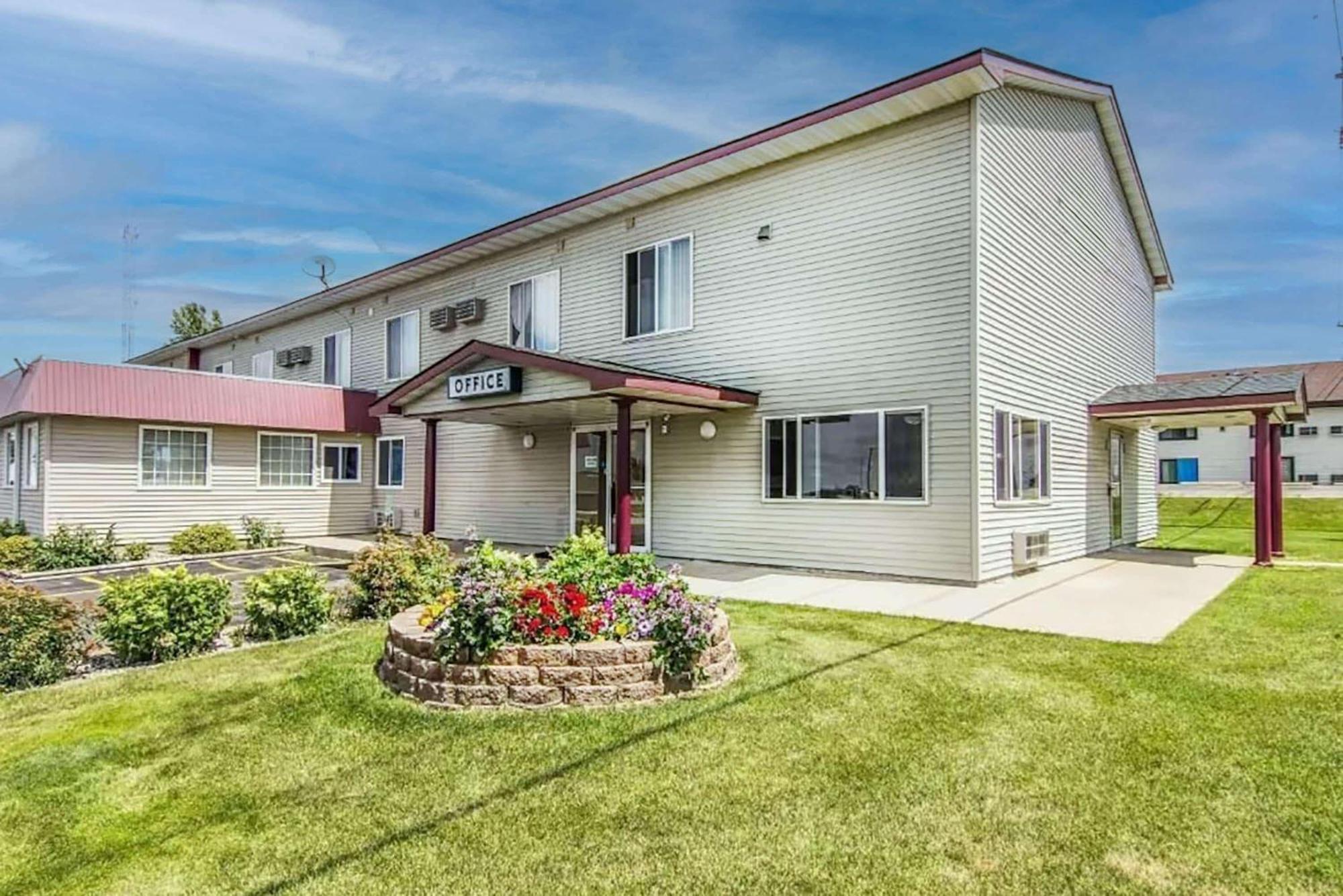 Rodeway Inn Fergus Falls Exterior foto